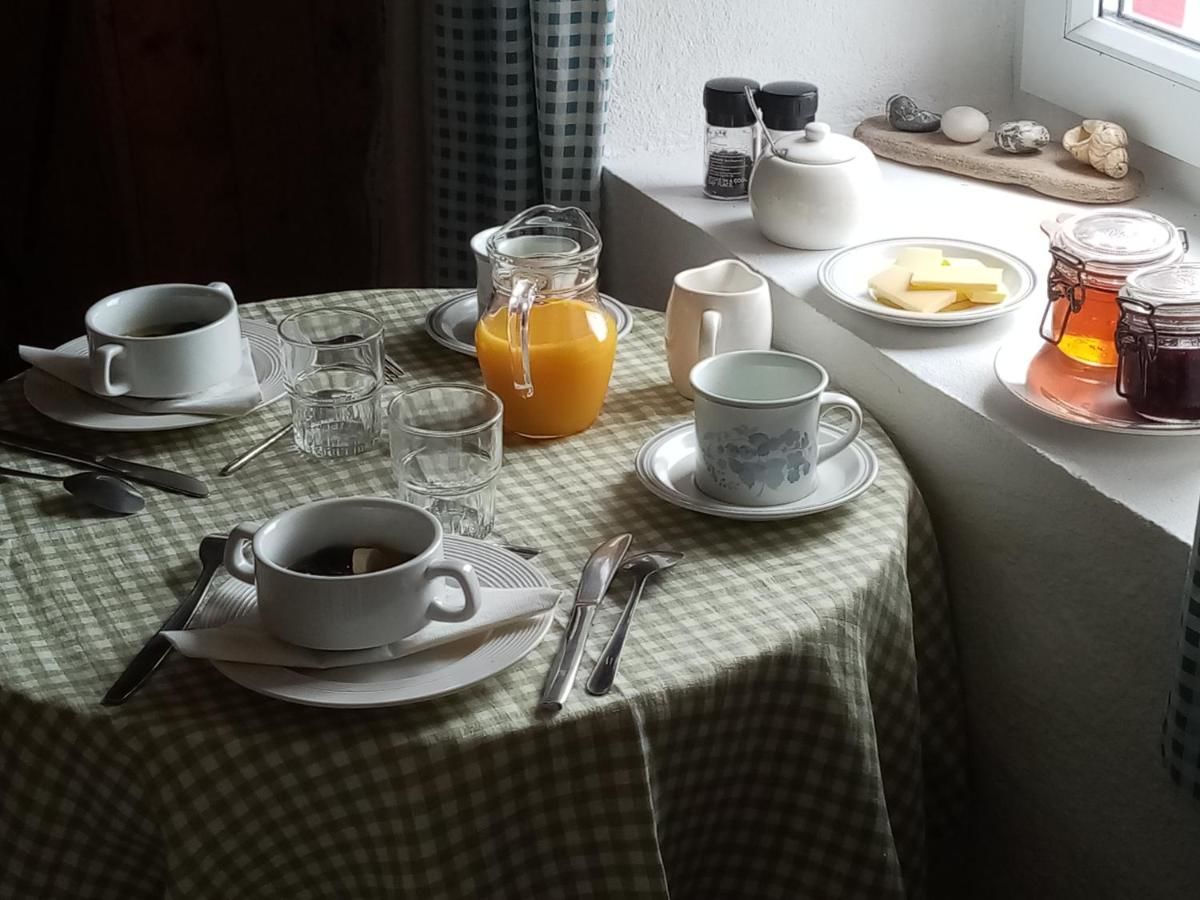 Отели типа «постель и завтрак» Teach Fada Red Door Cottage Ballyhillin-13