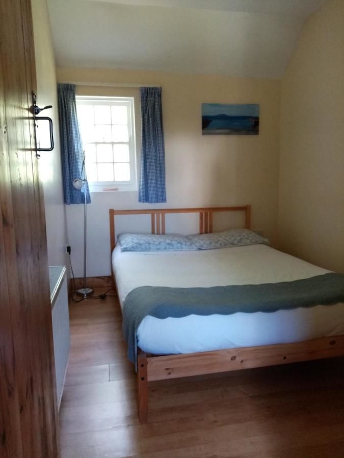 Отели типа «постель и завтрак» Teach Fada Red Door Cottage Ballyhillin-17